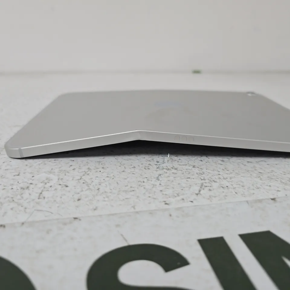 APPLE IPAD (A16) 128GB SILVER – WI‑FI + CELLULAR (CRACKED SCREEN) BENT