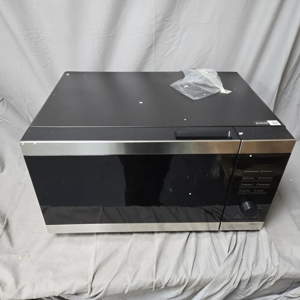 SAMSUNG MS32DG4504ATE3 LARGE CAPACITY SOLO MICROWAVE - COLLECTION ONLY