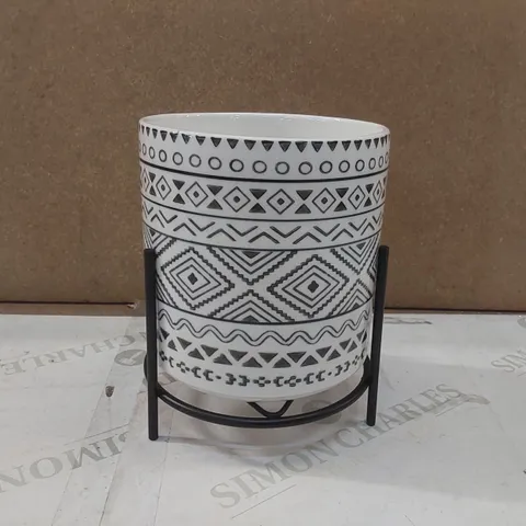 BOXED DIGIROLAMO CERAMIC POT PLANTER