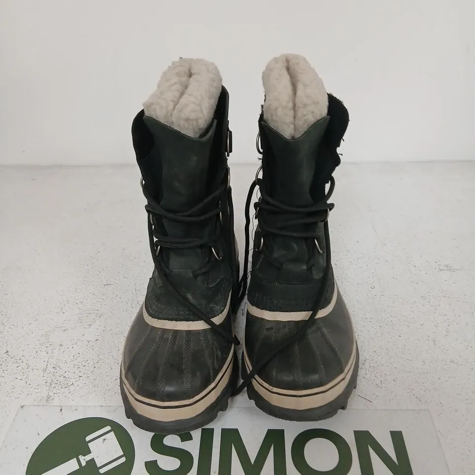 SOREL WOMEN'S CARIBOU WINTER BOOTS – DARK GREEN WITH FAUX SHEARLING, UK 6.5 (US 8)