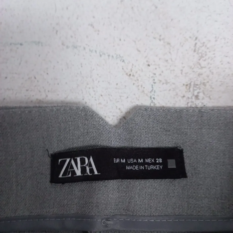ZARA MEN’S GREY TROUSERS – (EU M)  MADE IN TURKEY