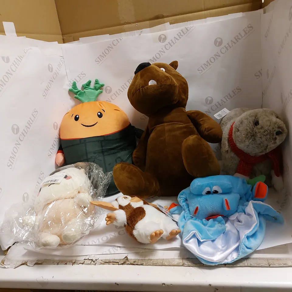 LOT OF MANY TEDDYS AND TOYS TO INCLUDE KEVIN THE CARROT, REVERSABLE OCOTPUS, AND GREMLINS PLUSH ETC. 