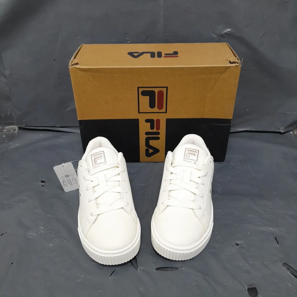 BOXED PAIR OF FILA PANACHE LOW TRAINER -WHITE - CHILDRENS 13 