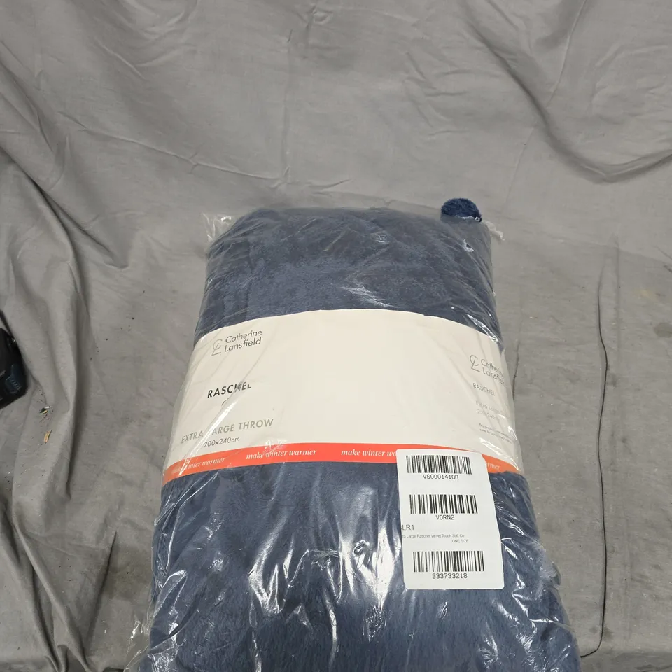 CATHERINE LANSFIELD RASCHEL EXTRA LARGE THROW – NAVY BLUE 200X240CM
