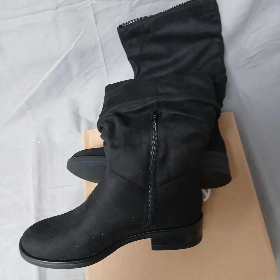 EVERYDAY WOMEN'S BLACK SLOUCH BOOT WITH ZIP – VJ2LC SIZE 5