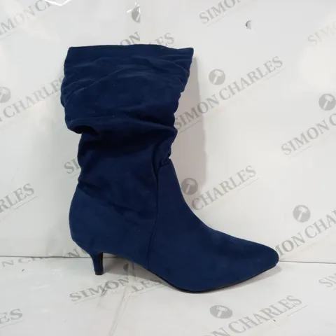 BOXED PAIR OF LOUD LOOK POINTED TOE LOW HEEL BELOW KNEE BOOTS IN BLUE EU SIZE 41