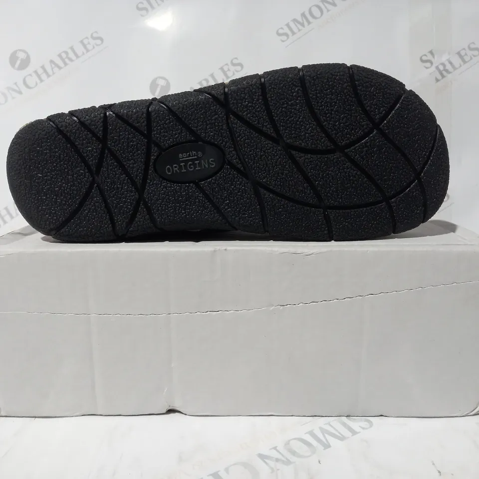 BOXED PAIR OF EARTH ORIGINS EMMALYN BLACK BOOTIES - SIZE 5
