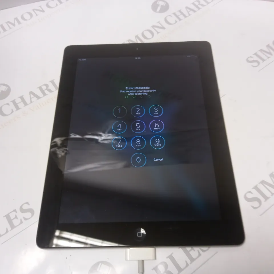 UNBOXED APPLE IPAD 16GB IN SILVER - A1396