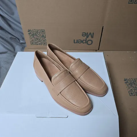 VIONIC WOMEN'S PEBBLED LEATHER LOAFERS – BEIGE/TAN UK 6.5