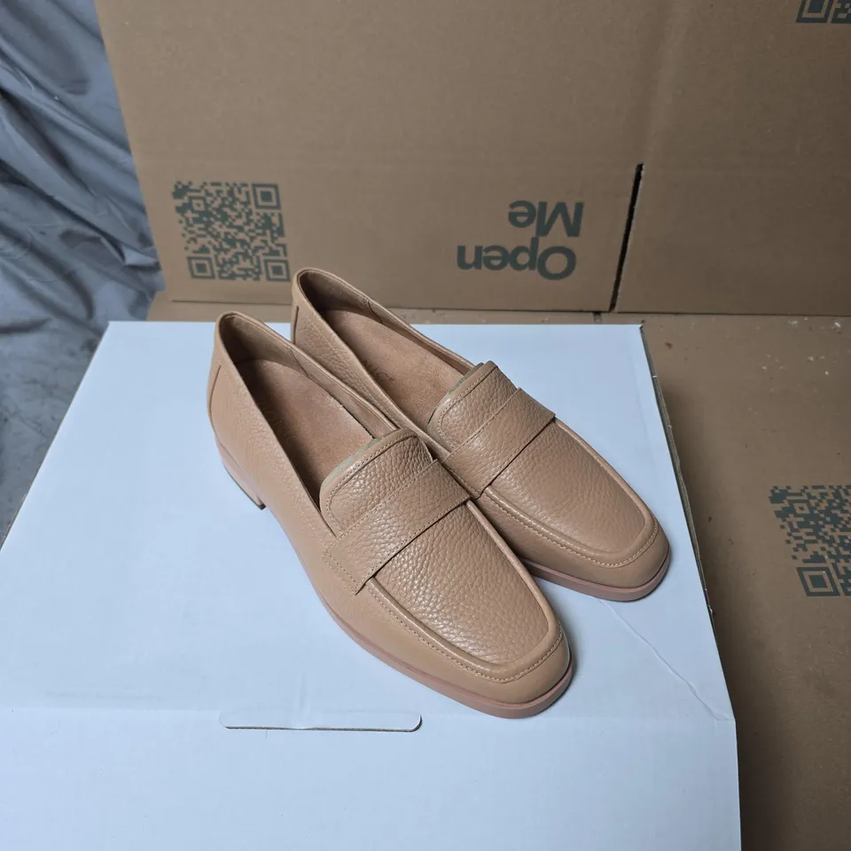 VIONIC WOMEN'S PEBBLED LEATHER LOAFERS – BEIGE/TAN UK 6.5