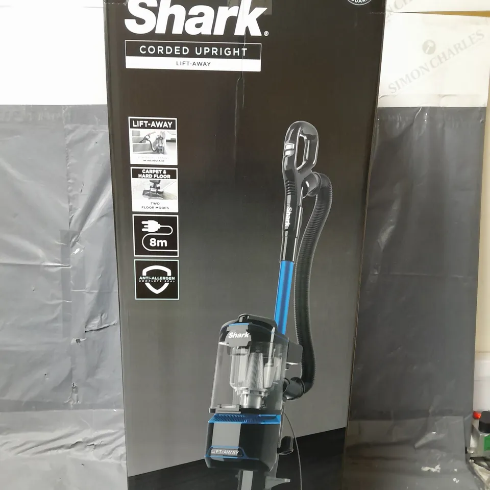 SHARK LIFT AWAY UPRIGHT VACUUM CLEANER - COLLECTION ONLY 