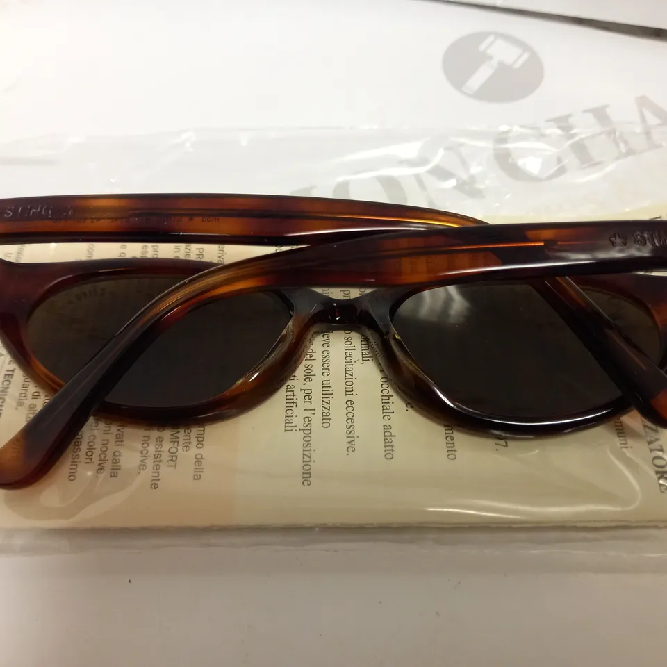 APPROXIMATELY 10 DIERRE STING SUNGLASSES - BOXED