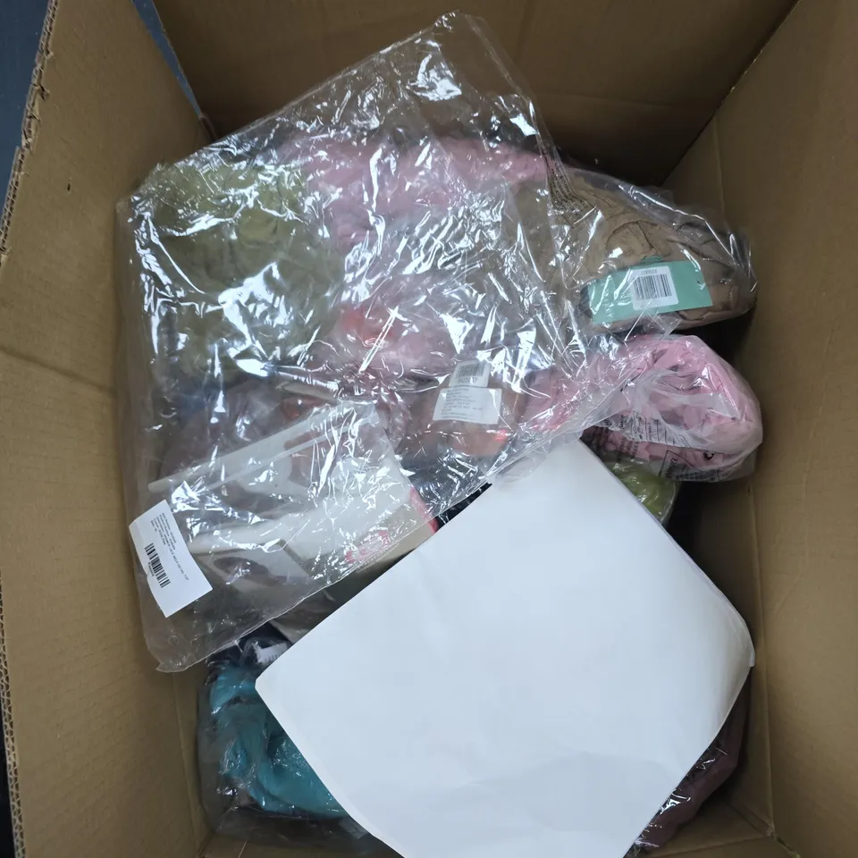 BOX OF APPROXIMATELY 20 ASSORTED ITEMS TO INCLUDE: ANAMOR ROSE TOP