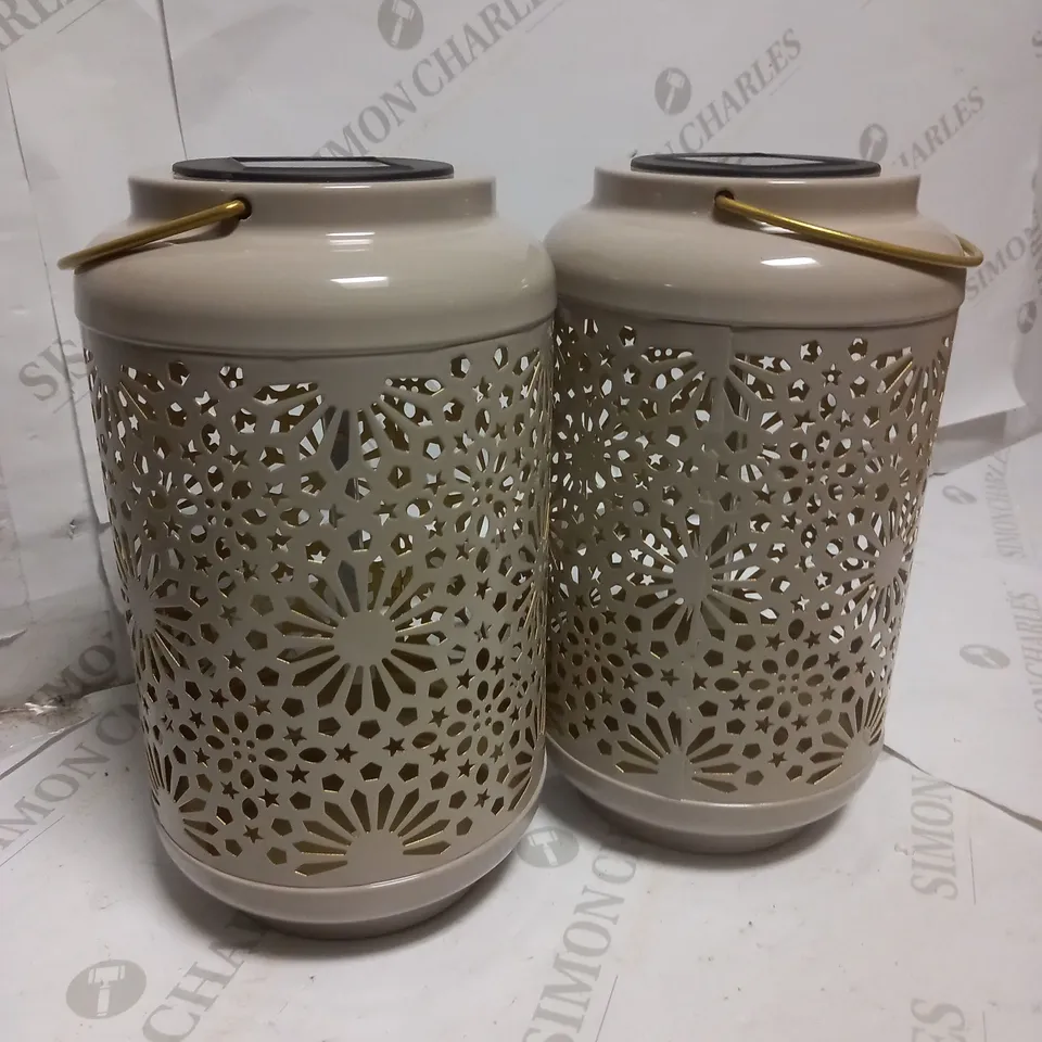GARDEN REFLECTIONS SET OF 2 PATTERNED SOLAR LANTERNS, FLOWER