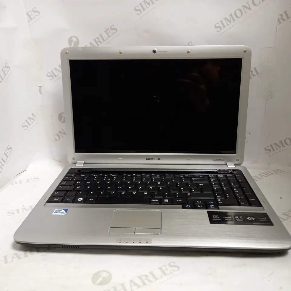 SAMSUNG NOTEBOOK R530 LAPTOP