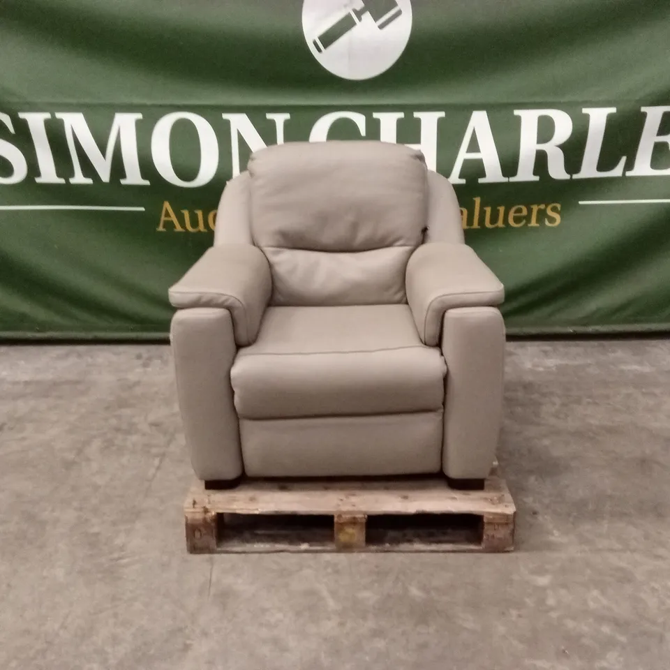 QUALITY DESIGNER ITALIAN MADE AVOLA LEATHER ELECTRIC RECLINER ARMCHAIR