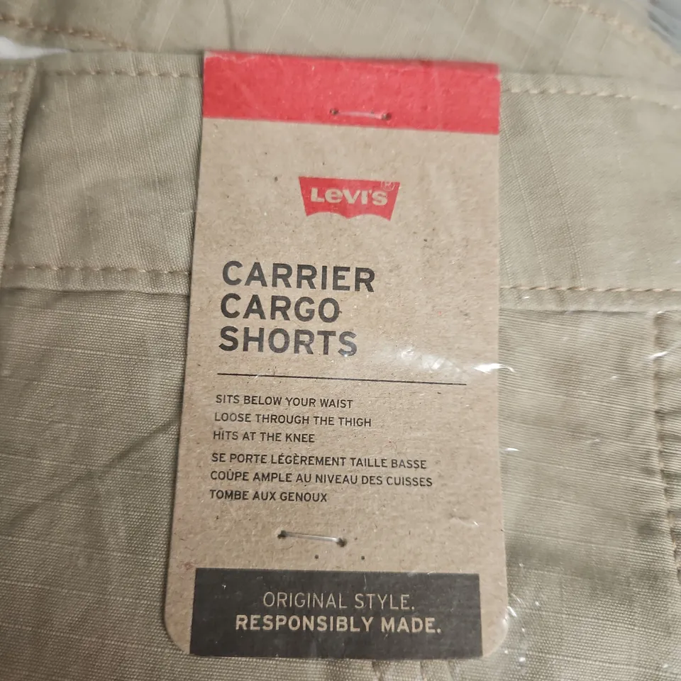 LEVI'S CARRIER CARGO SHORTS – KHAKI, SIZE 36, MEN'S