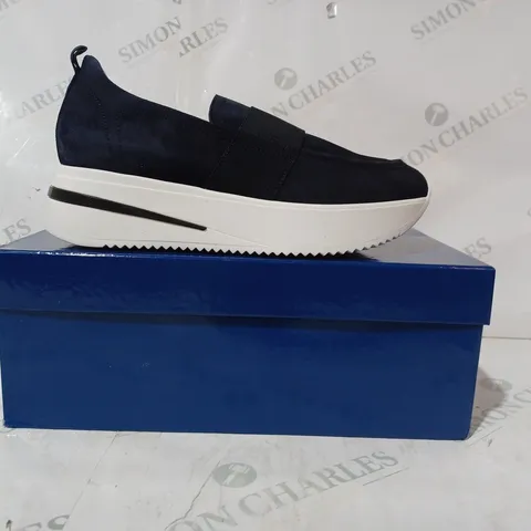 BOXED PAIR OFCARL SCARPA LINA LOAFERS IN NAVY EU SIZE 37