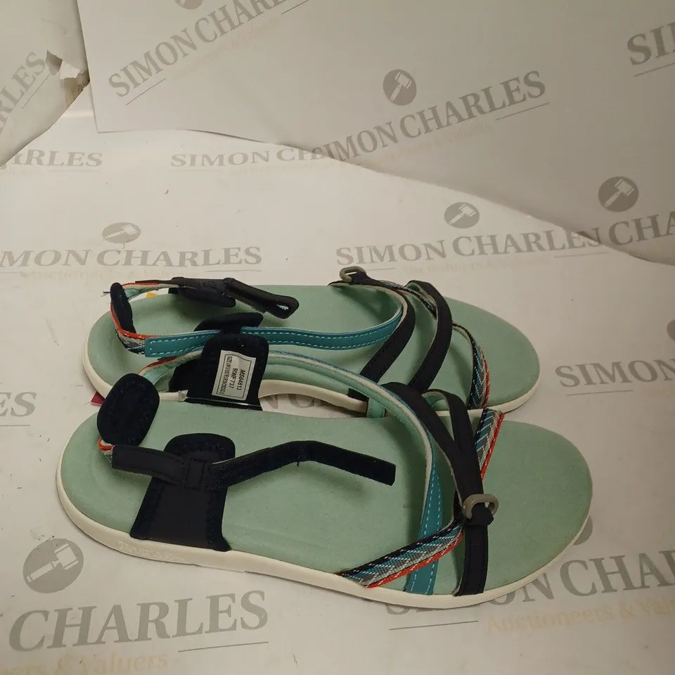 REGATTA LADY SANTA ROMA SANDALS SIZE 5