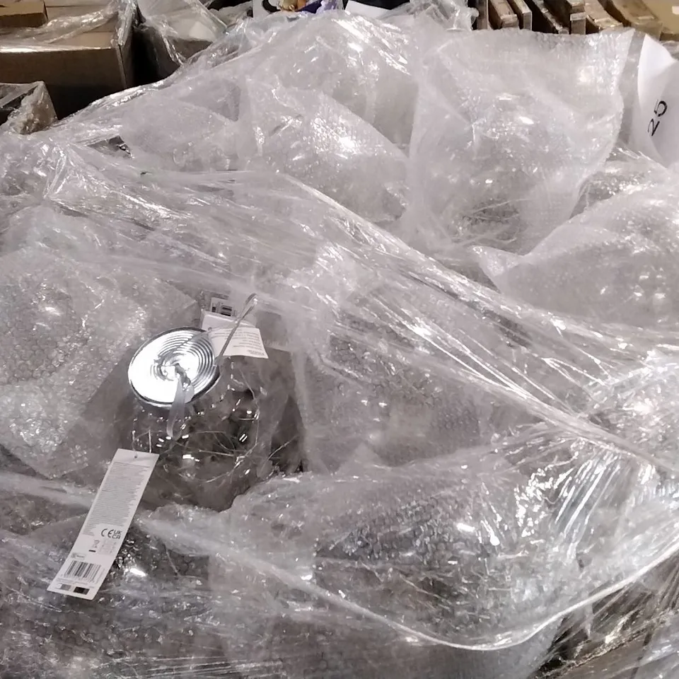 PALLET CONTAINING A LARGE QUANTITY OF LIGHT UP BAUBLES