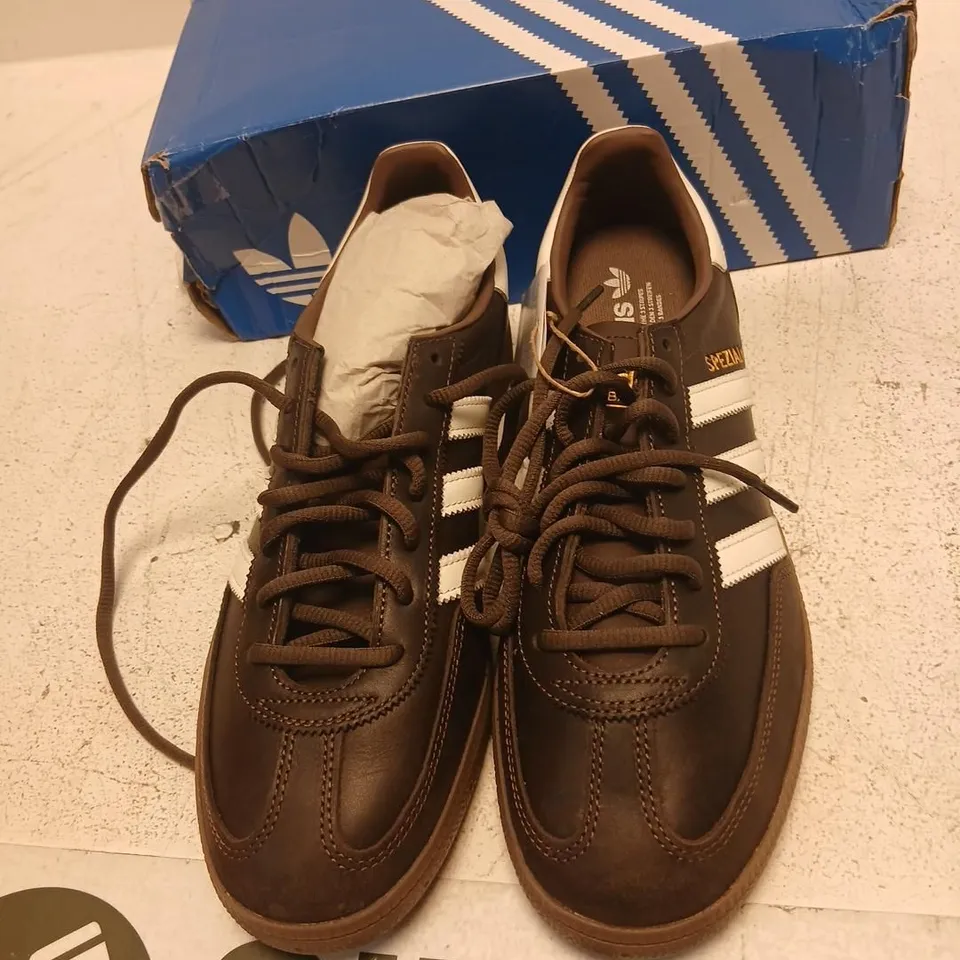 ADIDAS HANDBALL SPEZIAL – BROWN/WHITE, UK 9