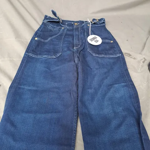 DONNA MINNIE THE HIGH TOP FULL LENGTH FLARED JEANS - 26