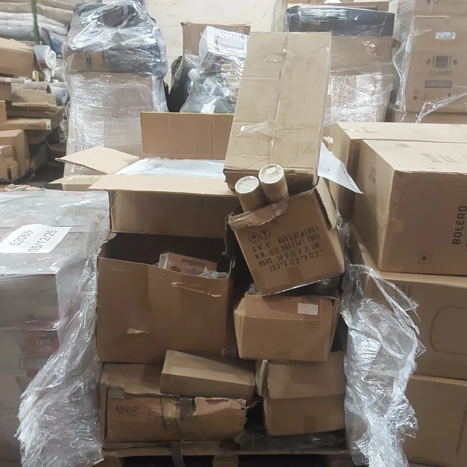 PALLET CONTAINING A LARGE QUANTITY OF ASSORTED CATERING EQUIPMENT PARTS INCLUDING: FRIDGE DOORS, DOUGH BLADE ECT