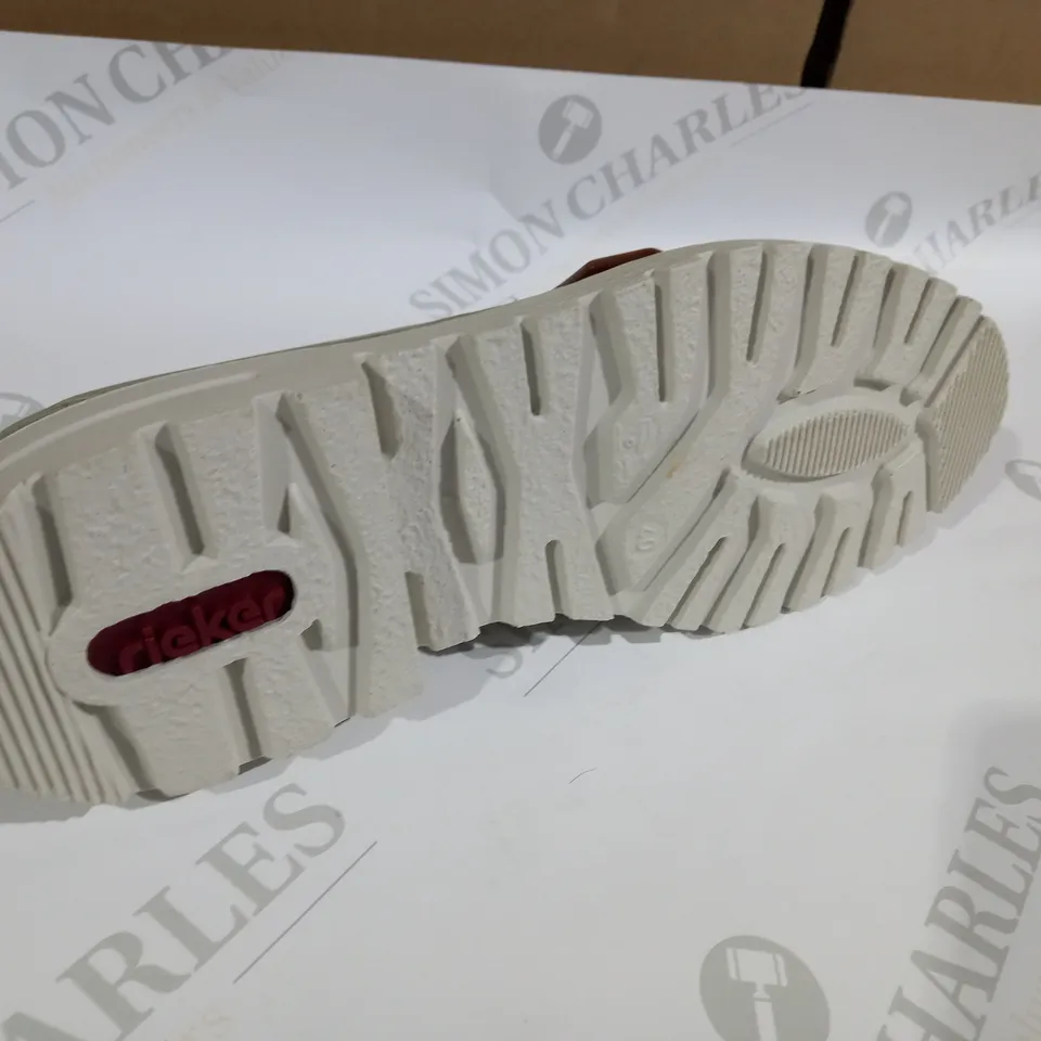 RIEKER LOAFER IN MINT SIZE 6.5 