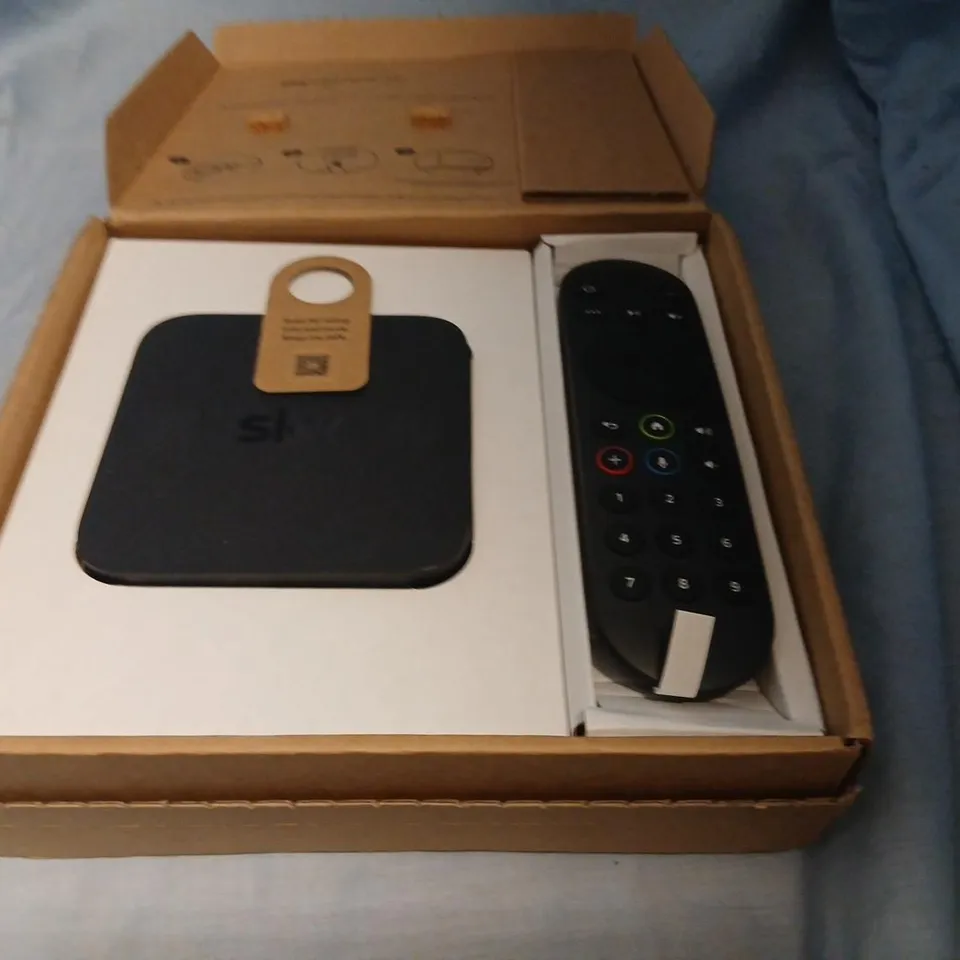 IP081 STREAMING PUCK WITH REMOTE – BOXED