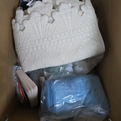 LARGE BOX OF APPROXIMATEY 25 ASSORTED ITEMS 
