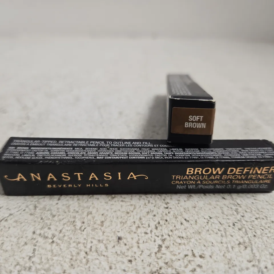 2 X ANASTASIA BEVERLY HILLS BROW DEFINER - SOFT BROWN