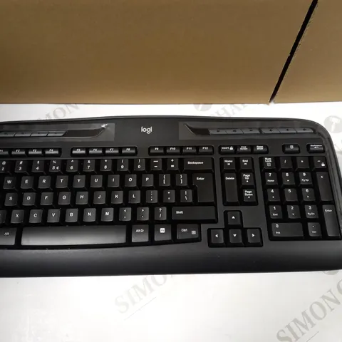 LOGITECH MK330 WIRELESS KEYBOARD AND MOUSE COMBO