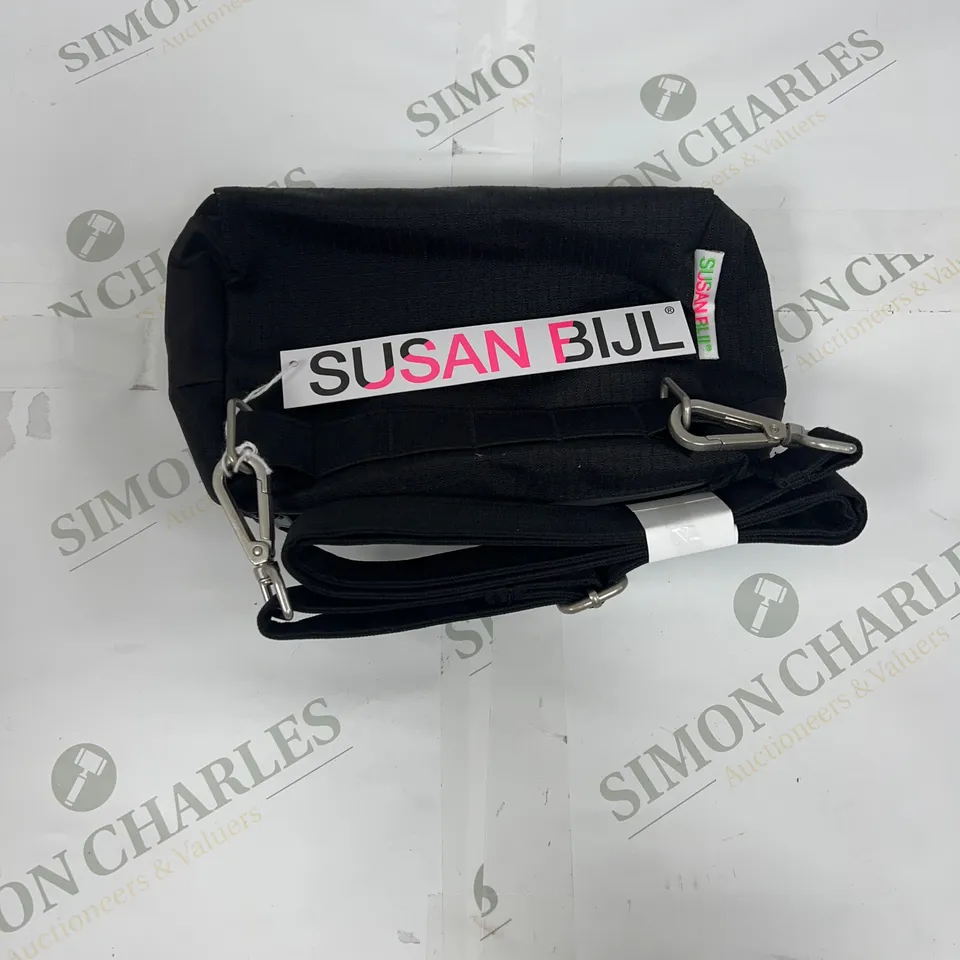 SUSAN BIJL SMALL SHOULDER BAG IN BLACK