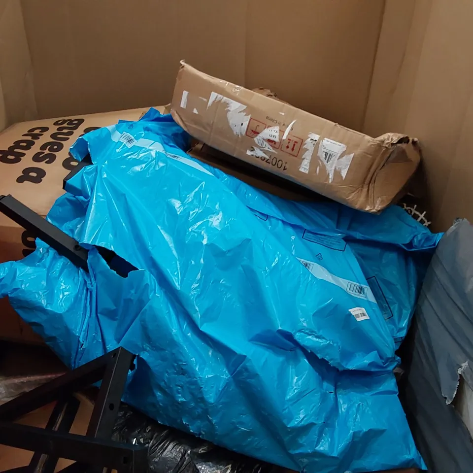 PALLET OF ASSORTED ITEMS INCLUDING: WATER FILTRATION SYSTEM, LED AQUARIUM LIGHT, AIR MATTRESS, RETRACTABLE SAFETY GATE, TOILET SEAT 