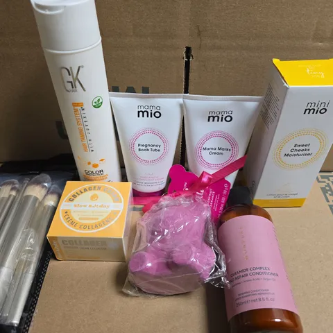 APPROXIMATELY 15 ASSORTED HEALTH & BEAUTY PRODUCTS TO INCLUDE MAKEUP BRUSHESM MINI MIO AND COLLAGEN CREAM