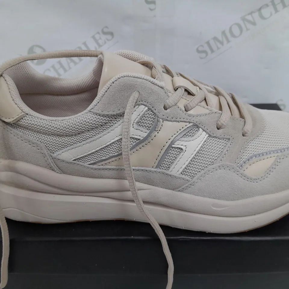BOXED PAIR OF HUSH CASEY CHUNKY TRAINERS IN STONE - SIZE 39