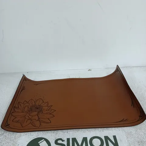 ELDER PROTECTS LEATHER PLAYMATS WITH FLORAL MOTIF 