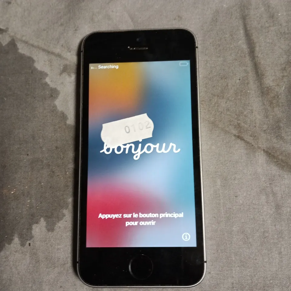 APPLE IPHONE SE SMARTPHONE