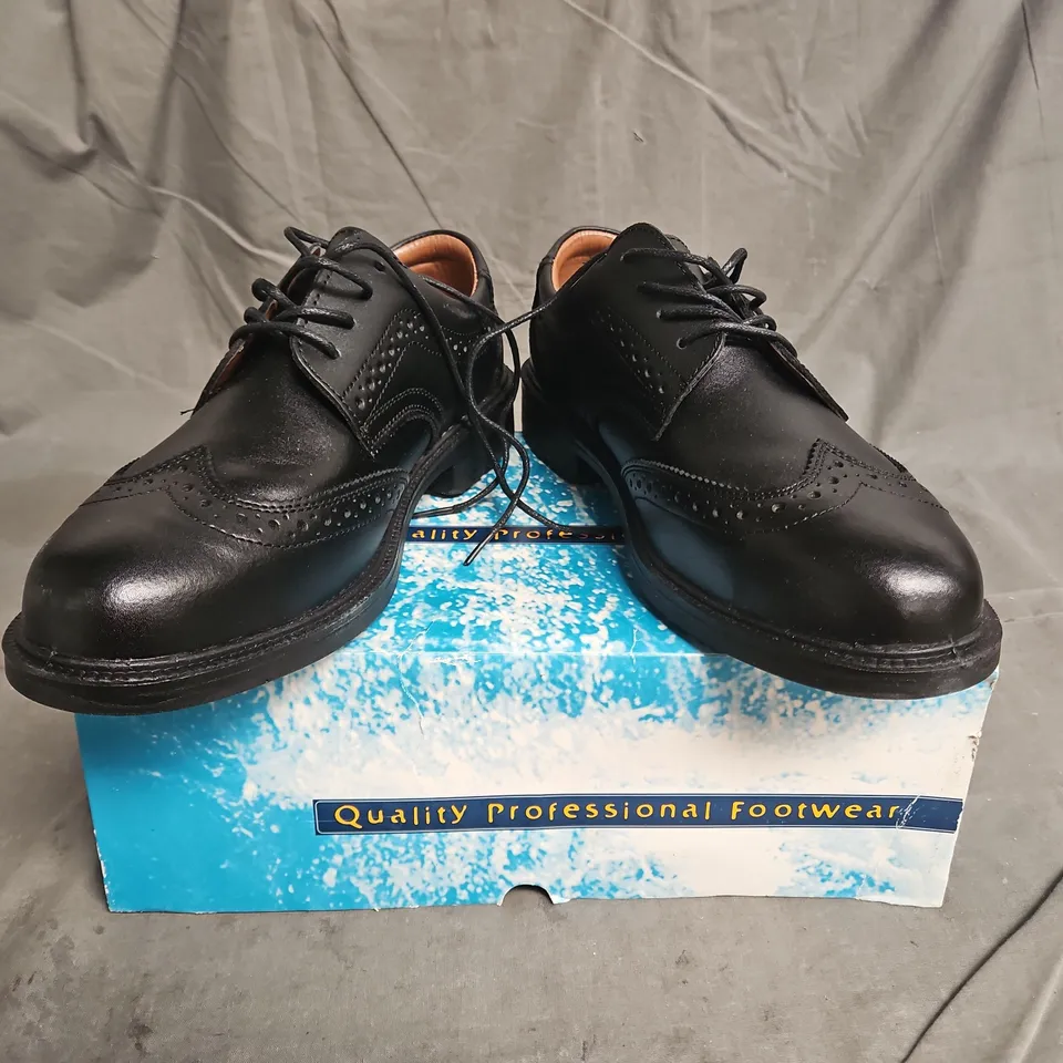 BOXED PAIR OF CLICK FOOTWEAR BROGUE SHOES IN BLACK SIZE UK 9