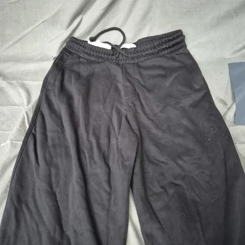 BERSHKA BLACK JGGERS β SIZE L