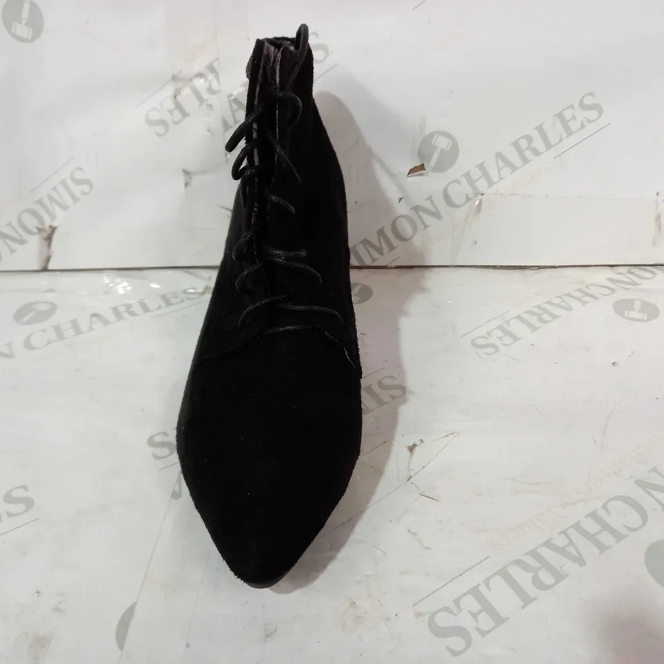 BOXED PAIR OF DESIGNER FAUX SUEDE HEELED LACE UP SHOES IN BLACK EU SIZE 39