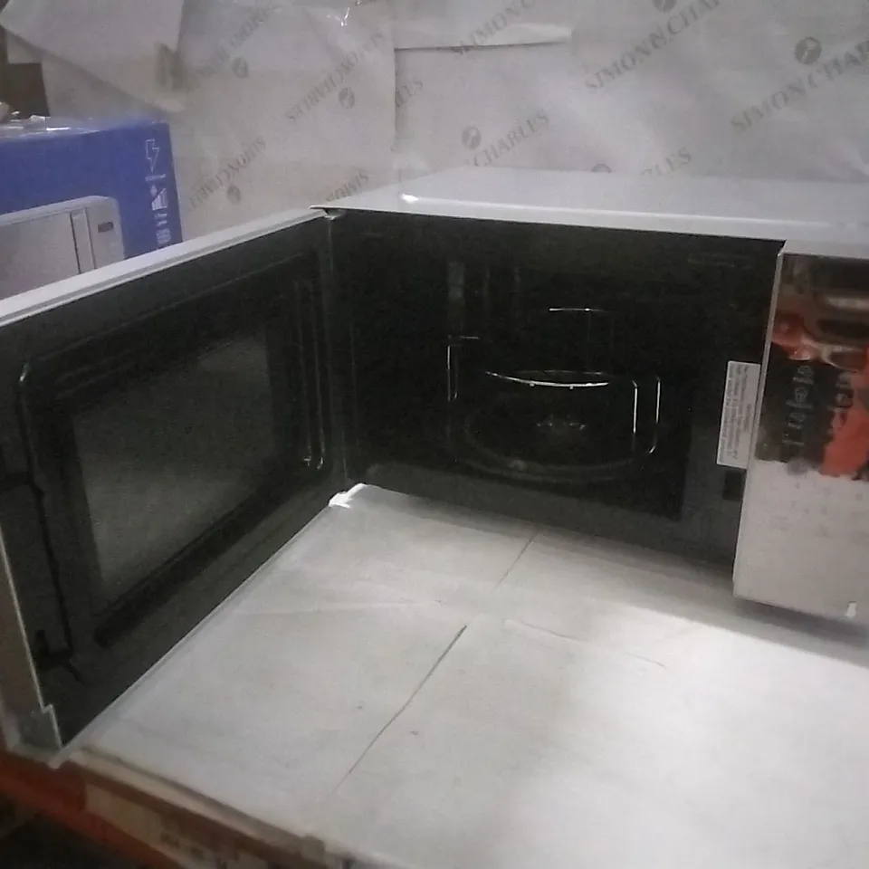 BOXED RUSSELL HOBBS 20 LITRE MICROWAVE 