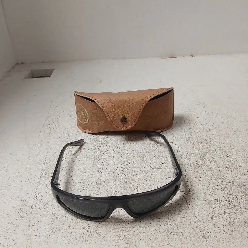 RAY-BAN SUNGLASSES WITH TAN LEATHER CASE