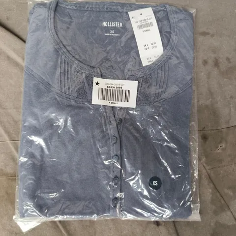 BAGGED HOLLISTER WOMEN'S TOP IN BLUE SIZE XS