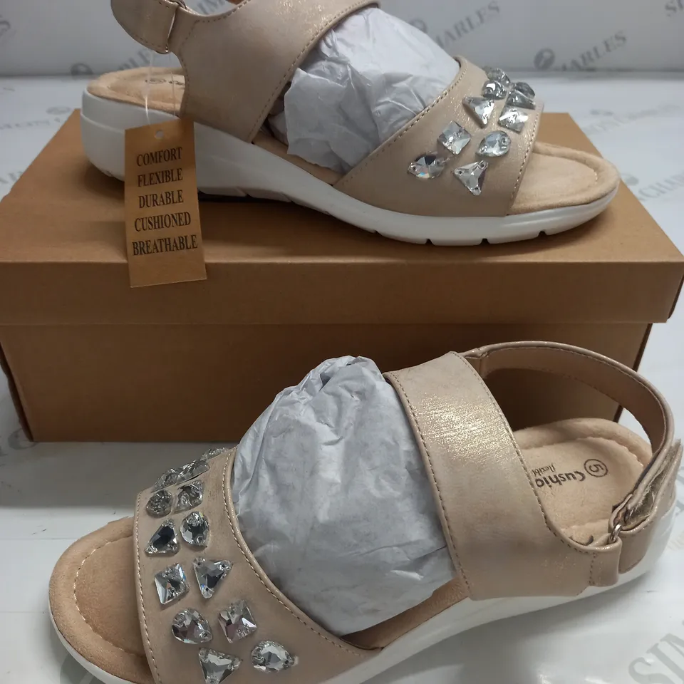 BOXED PAIR OF CUSHION WALK JEWELLED SANDALS IN GOLD - SIZE 5