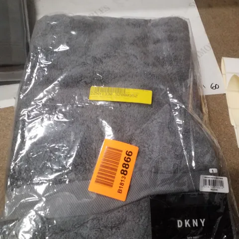 BRAND NEW SEALED LINCOLN TOWEL 