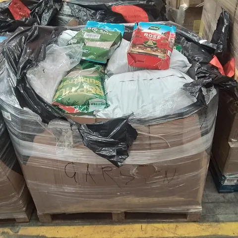 PALLET CONTAINING A LARGE QUANTITY OF ASSORTED GARDENING SUPPLIES FOR GROUND AND PLANT MAINTENANCE 