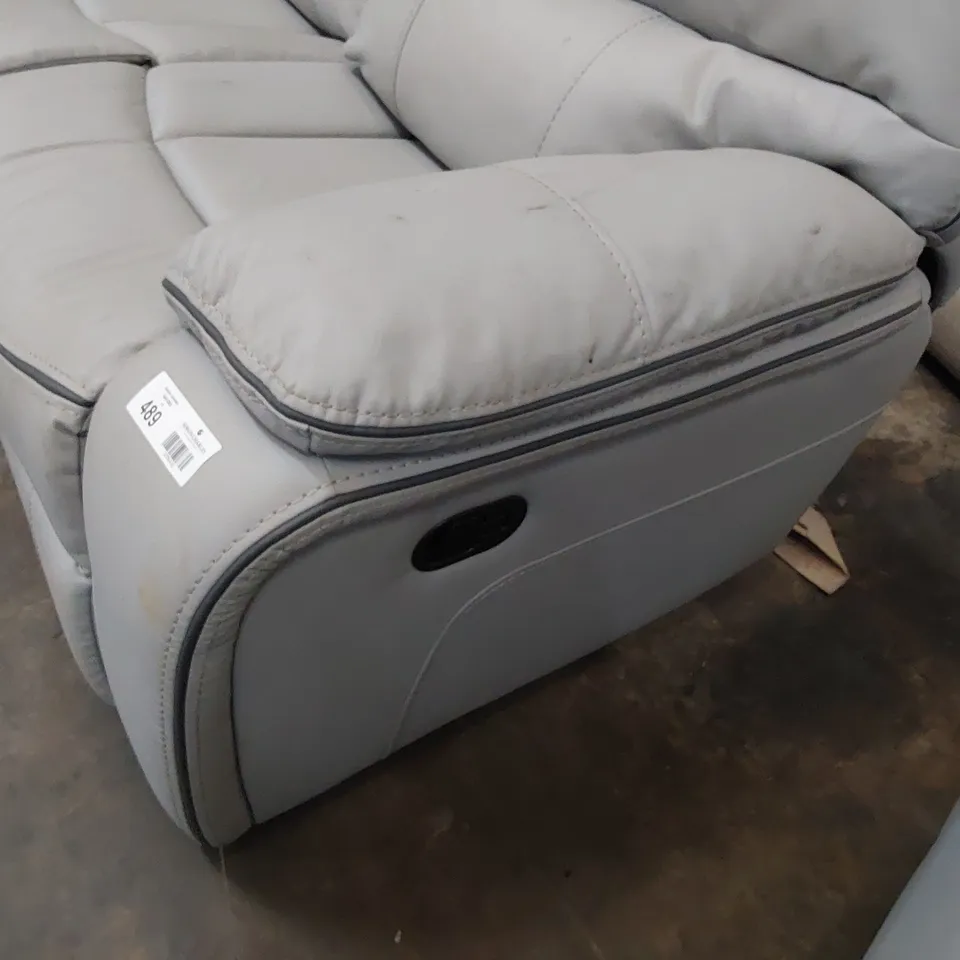 DESIGNER MANUAL RECLINING THREE SEATER SOFA LIGHT GREY LEATHER WITH CONTRASTING PIPING 