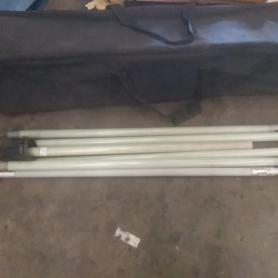 BAGGED EARTH POLE SET