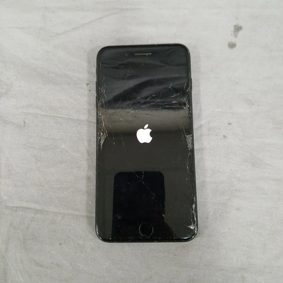 APPLE IPHONE 7 PLUS – UNLOCKED, BLACK, 32GB